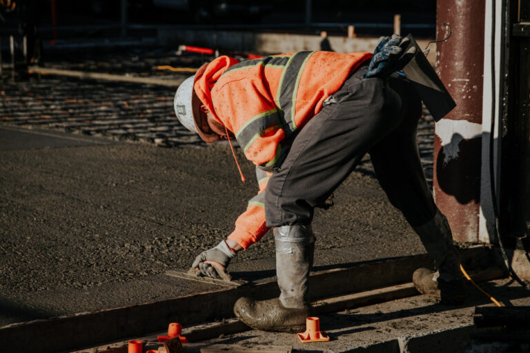 Read more about the article Dobór superplastyfikatora do mieszanki z włóknami – na co uważać?